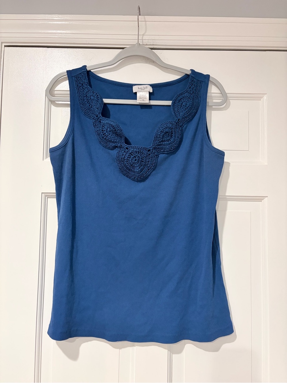 Kate Hill Woman 1X Blue Crochet Neckline Sleeveless Tank Top